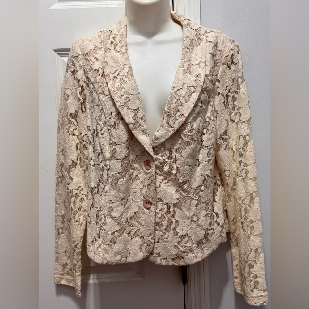 CAbi Cream Lace Blazer with Floral Pattern size 8